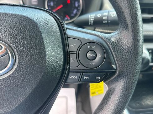 Certified 2019 Toyota RAV4 LE FWD image 17