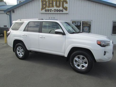Used 2024 Toyota 4Runner SR5 image 1
