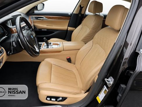 Used 2018 BMW 740i RWD image 7
