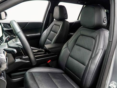 Used 2025 Chevrolet Equinox LT w/ Convenience Package II image 37