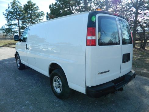Used 2020 Chevrolet Express 2500 2500 w/ Driver Convenience Package RWD image 6