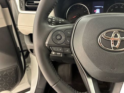 Used 2022 Toyota RAV4 XLE Premium AWD/4WD image 23