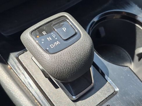 Certified 2024 Nissan Rogue SV FWD image 27