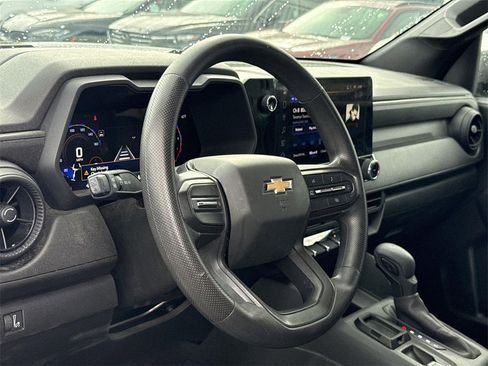 Used 2024 Chevrolet Colorado W/T image 9