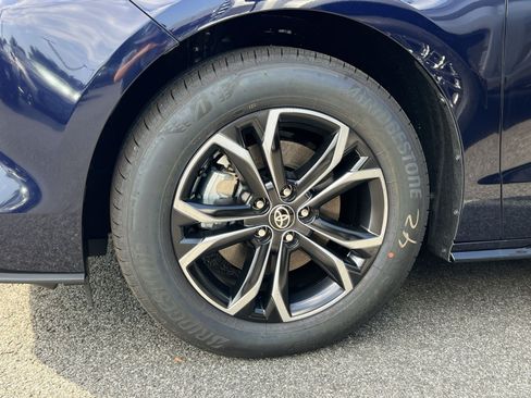New 2026 Toyota Sienna Platinum AWD/4WD image 5