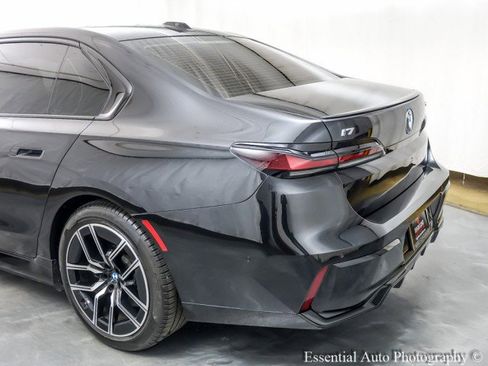 Used 2023 BMW i7 xDrive60 w/ Parking Assistance Package image 9