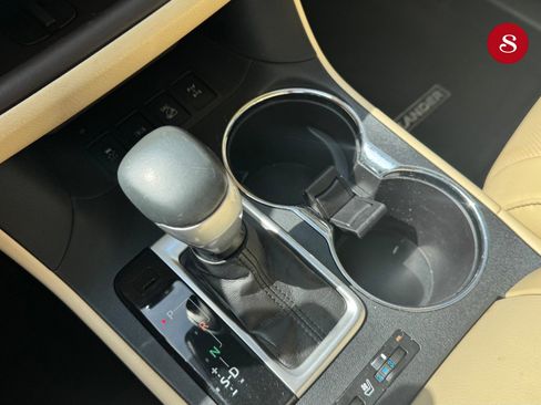 Used 2017 Toyota Highlander Limited image 17