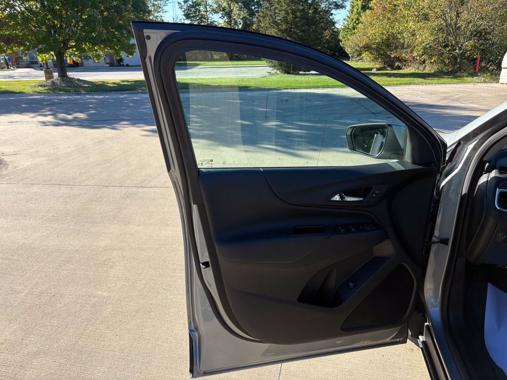 Used 2024 Chevrolet Equinox LT w/ LPO, Floor Liner Package FWD image 13