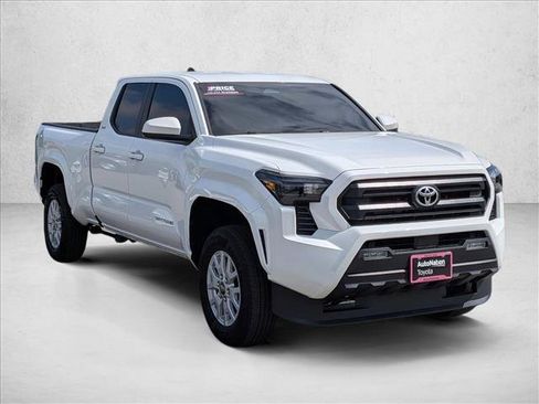 Certified 2025 Toyota Tacoma SR5 AWD/4WD image 3