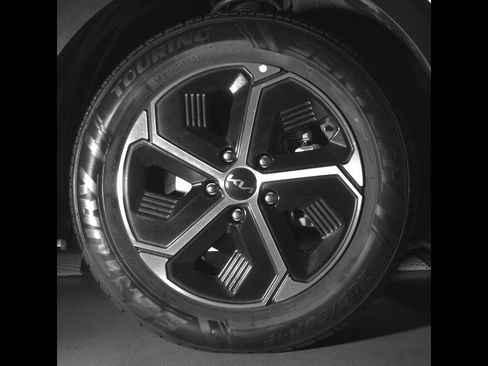 Certified 2025 Kia Niro LX FWD image 11