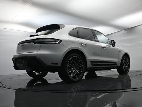 Used 2025 Porsche Macan image 50