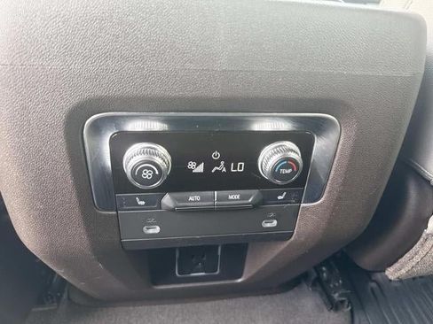 Used 2021 GMC Yukon SLT w/ SLT Luxury Plus Package AWD/4WD image 17