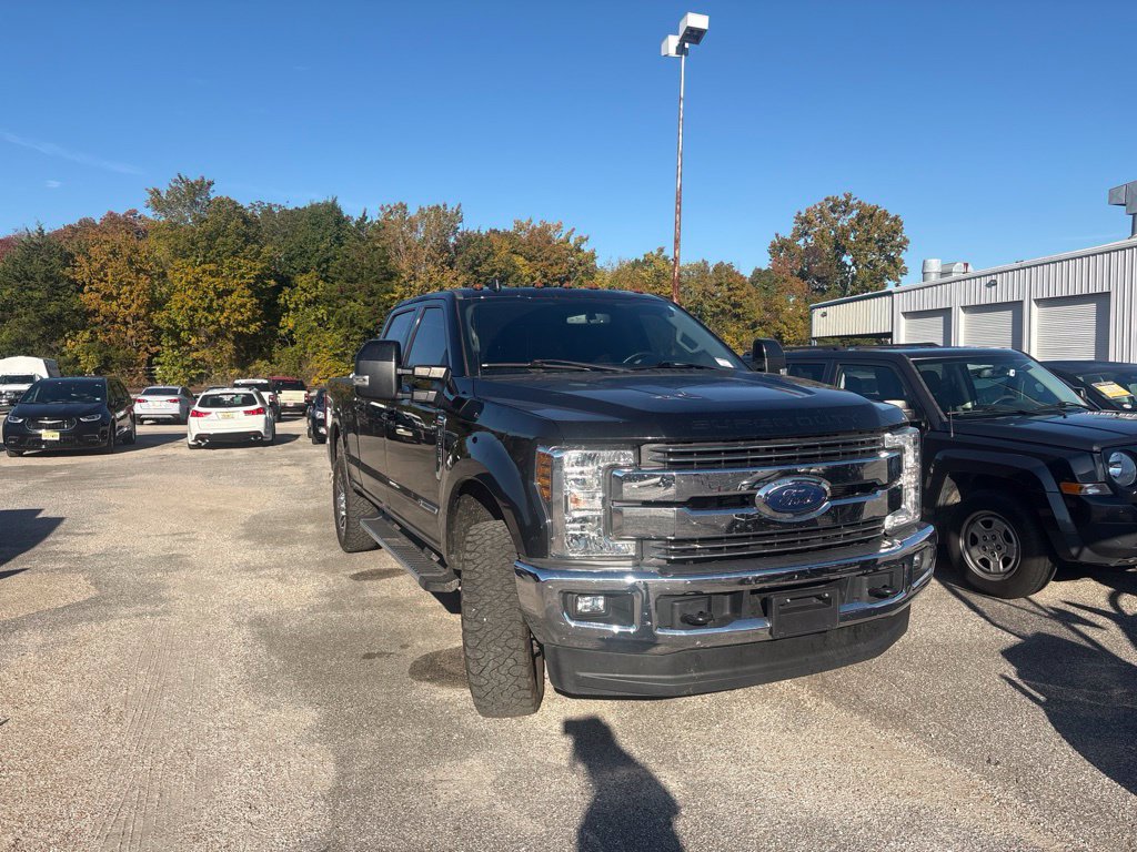 Used 2019 Ford F250 Lariat w/ Lariat Value Package AWD/4WD image 2