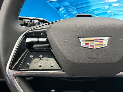 Used 2026 Cadillac Escalade Luxury AWD/4WD image 11