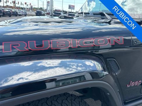 Used 2023 Jeep Wrangler Unlimited Rubicon w/ Cold Weather Group AWD/4WD image 4