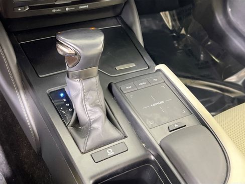 Used 2022 Lexus ES 250 w/ Premium Package image 17