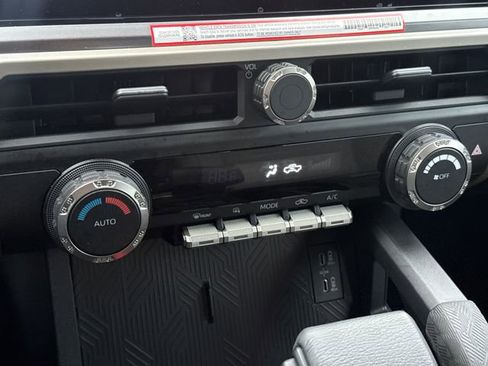 Used 2026 Toyota Tacoma TRD Sport image 25