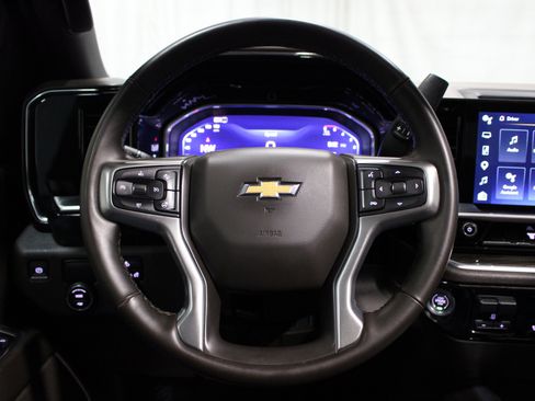 Used 2024 Chevrolet Silverado 3500 LT w/ Convenience Package RWD image 11
