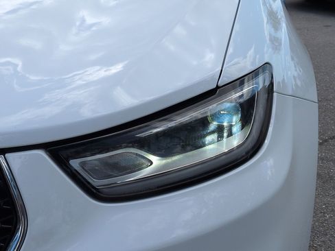 Used 2024 Chrysler Pacifica Select FWD image 10