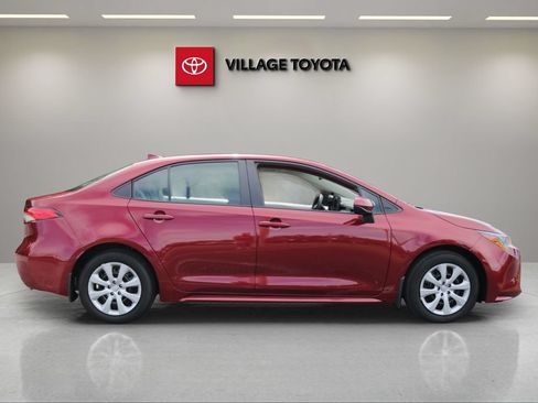 Certified 2025 Toyota Corolla LE FWD image 6
