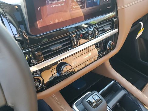New 2026 Nissan Pathfinder Platinum AWD/4WD image 28