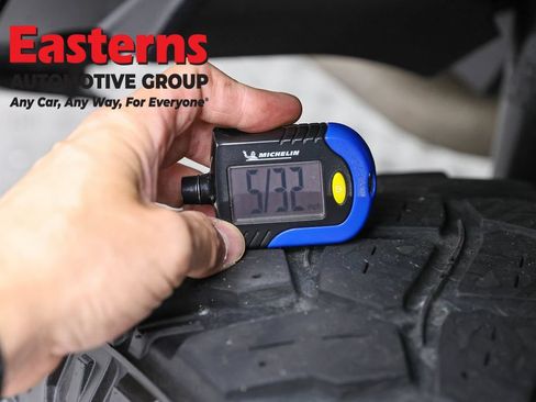 Used 2023 Jeep Wrangler Unlimited w/ Sun & Screen Package AWD/4WD image 29