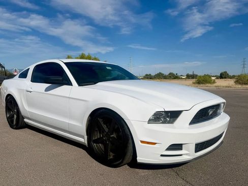 Used 2014 Ford Mustang Coupe RWD image 10