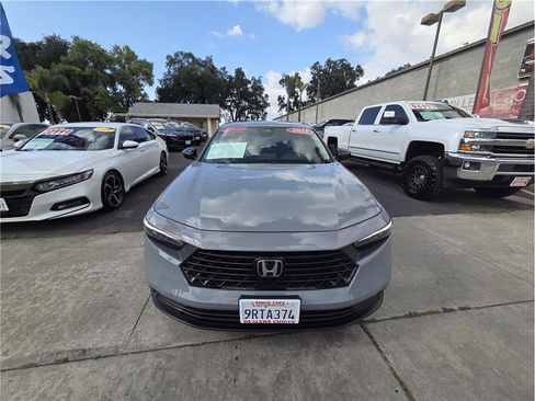 Used 2025 Honda Accord SE image 2