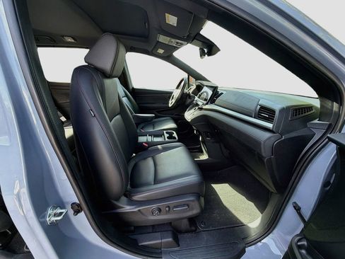 Certified 2023 Honda Odyssey Sport image 30