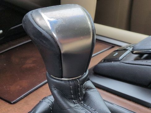 Used 2017 Lexus LX 570 4WD w/ Luxury Package image 25