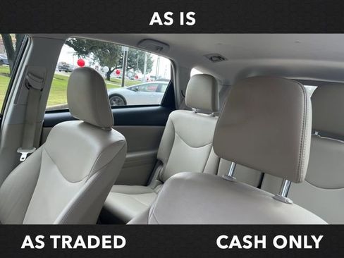 Used 2014 Toyota Prius V Five image 32