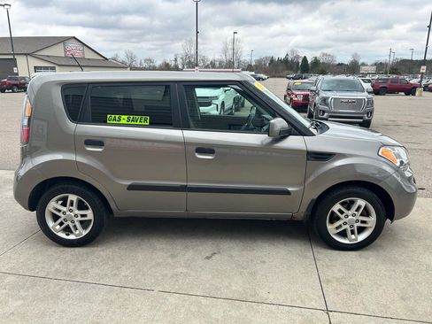 Used 2010 Kia Soul + image 4