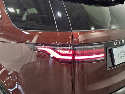 New 2026 Land Rover Discovery Limited Edition image 17