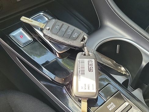 Used 2021 Hyundai Sonata SE image 24