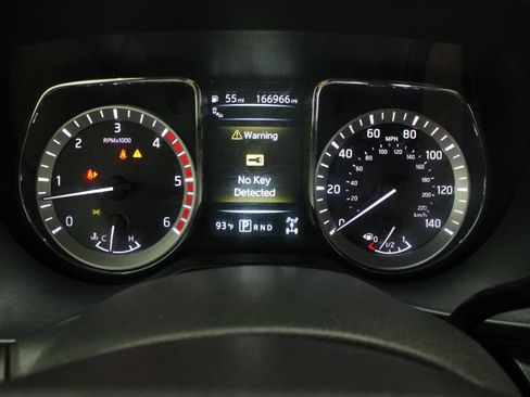 Used 2018 Nissan Titan SV w/ SV Convenience Package AWD/4WD image 40