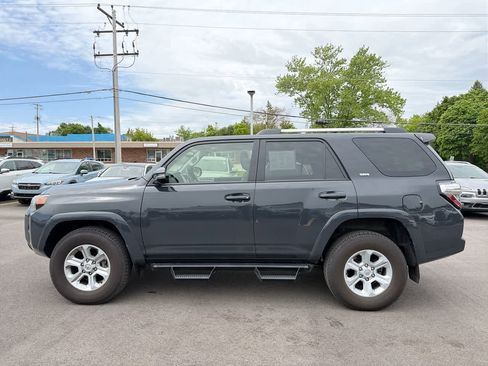 Used 2024 Toyota 4Runner SR5 Premium w/ Moonroof Package AWD/4WD image 10