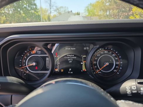 New 2026 Jeep Wrangler Unlimited Sahara AWD/4WD image 18
