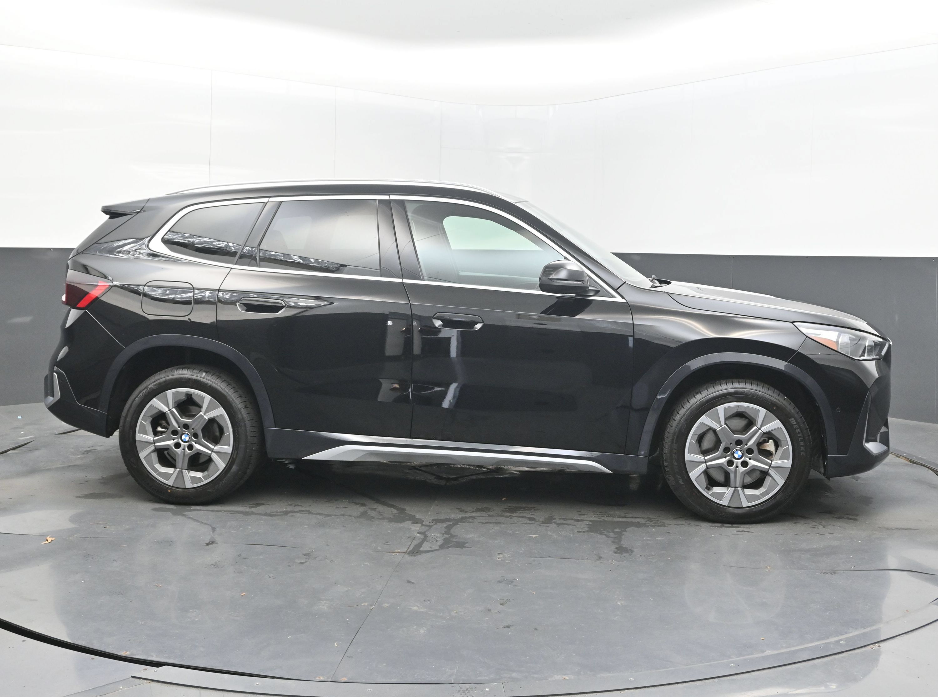 Used 2025 BMW X1 xDrive28i AWD/4WD image 10