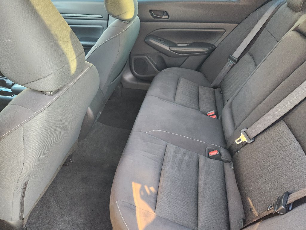 Used 2025 Nissan Altima 2.5 SV FWD image 30