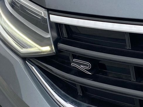 Certified 2023 Volkswagen Tiguan SE R-Line image 6