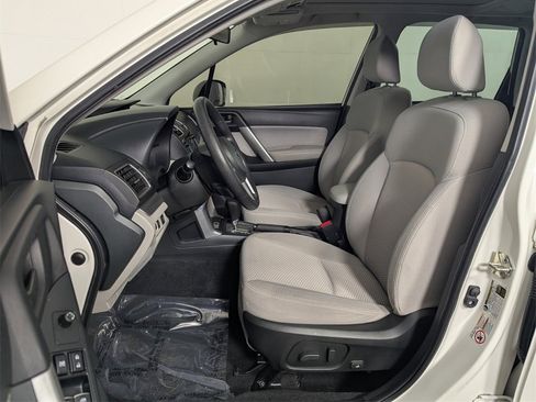 Used 2018 Subaru Forester 2.5i Premium image 12