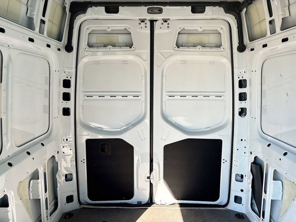 Used 2024 Mercedes-Benz Sprinter 2500 image 16