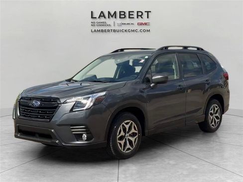 Used 2023 Subaru Forester Premium image 1