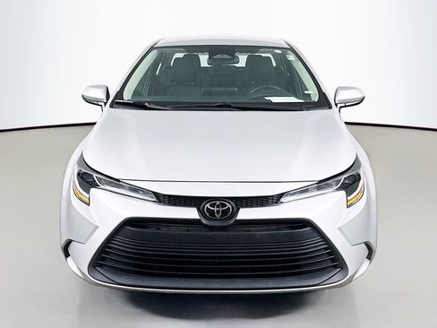 Certified 2023 Toyota Corolla LE image 2