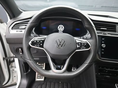 Used 2024 Volkswagen Tiguan SE R-Line w/ MDO Package, Two-Row AWD/4WD image 16