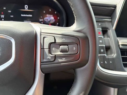 Used 2024 GMC Yukon SLT image 29