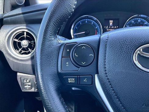 Used 2017 Toyota Corolla SE w/ SE Premium Package FWD image 19