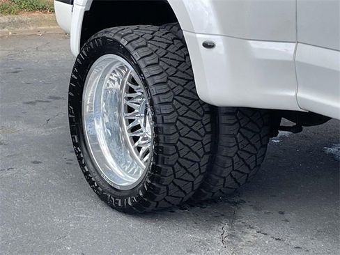 Certified 2019 Ford F350 Platinum w/ Platinum Ultimate Package image 38