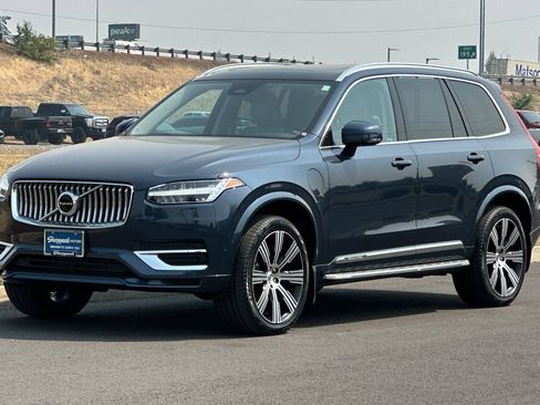 Used 2023 Volvo XC90 T8 Plus AWD/4WD image 7