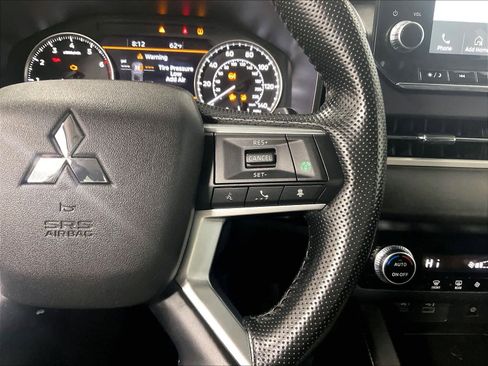 Used 2024 Mitsubishi Outlander SE image 23